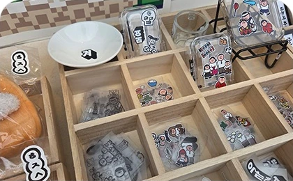 캐릭터 굿즈 진열 세트